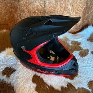 Razor Full Face Multi-Sport Helmet Size Medium Black Red Dirt Bike 4x4 Motocross